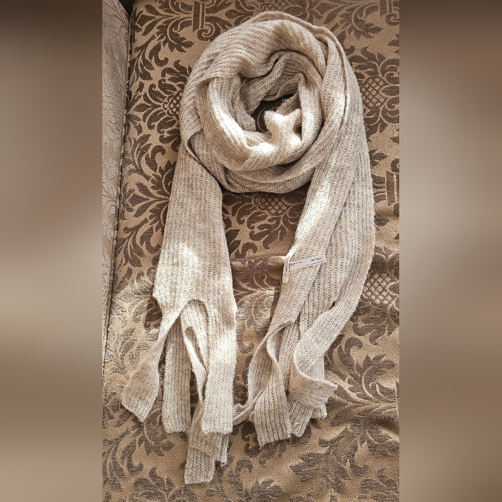Anthropologie Women's Brushed Wool Blended Oversized Chunky  Fringe Scarf  B-1z